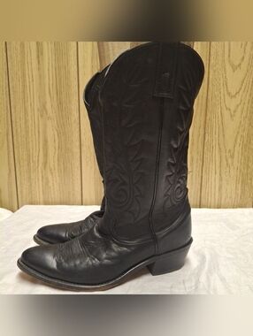 Vintage Men's Black Western cowboy Boots  Size 9.5D Pull on Excellent Condition!